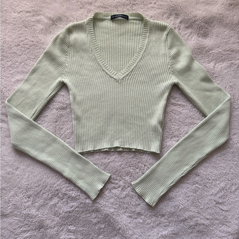 Brandy Melville sweater - Picture 1 of 2